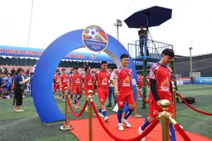 Giải bóng đá 7 người Hội đồng hương Nghi Sơn 2026 chính thức khởi tranh vào chiều 11-10. Ảnh: ĐÌNH VIÊN