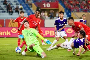Cuộc cạnh tranh tìm vị trí đá chính tại V-League với các cầu thủ trẻ ngày càng khó khăn. Ảnh: VPF