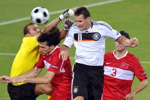 Đức - Thổ Nhĩ Kỳ 3-2: Cỗ xe tăng Đức... ""lết" vào chung kết
