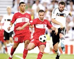 Tuyển Đức hướng tới trận chung kết: 12 năm đợi ngày vinh quang