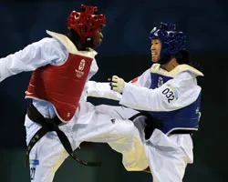 Taekwondo: Hoài Thu “đứt” ngay trận đầu