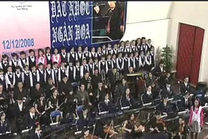 Chương trình nhạc giao hưởng thính phòng " Đất nước ngàn hoa"