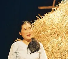 Hai nghệ sĩ trong ảnh này tên gì, tham gia tác phẩm nào, của tác giả,  đạo diễn nào?