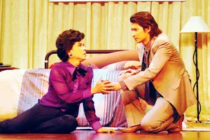 Hãy cho biết hai nghệ sĩ trong ảnh này tên gì, tham gia tác phẩm nào, của tác giả, đạo diễn nào?