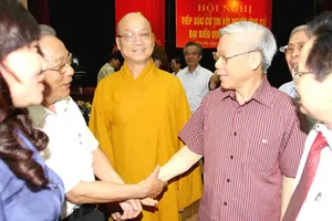 Cử tri kiến nghị giám sát cải cách hành chính, chăm lo an sinh xã hội