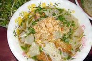 Rice vermicelli with jellyfish of Nha Trang brings best flavors from the sea