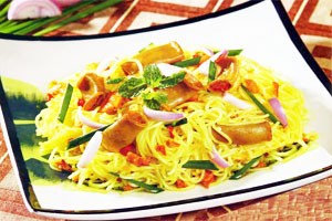 Turmeric rice vermicelli, special dish from Hue