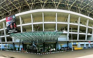 Một không khí rất... hội làng