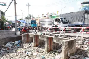 Khổ vì kênh thối