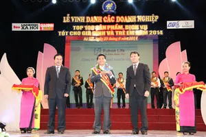 Fubon Life Việt Nam nhận giải thưởng “TOP 100 sản phẩm dịch vụ tốt cho gia đình và trẻ em 2014”