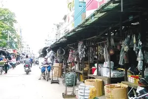 Phố phụ tùng xe máy