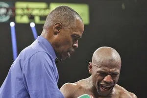 Trọng tài nhận thù lao 10.000 USD trận đấu quyền Anh giữa Floyd Mayweather và Manny Pacquiao