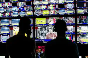 Bài 2: Doanh thu bất tận