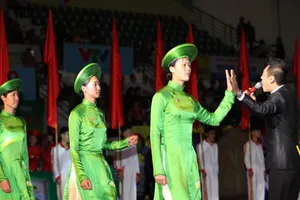 Duyên dáng áo dài