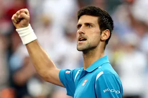 Djokovic vào tứ kết