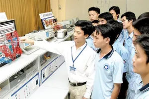 Long đong dạy nghề