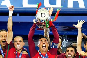 Chia tay một thế hệ