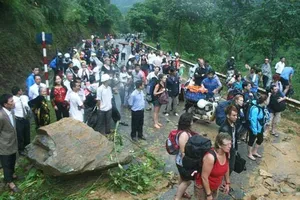 Thủ tướng yêu cầu tập trung ứng phó, khắc phục hậu quả mưa lũ