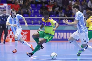 Argentina và Tây Ban Nha vào vòng 16 đội