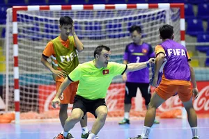 Không ngại nhà vô địch