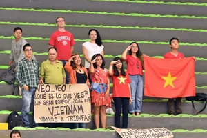 Về nước với niềm hân hoan