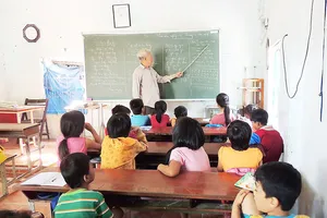 Lớp học tình thương của vợ chồng ông giáo già