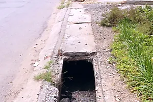 Nhiều nắp cống hư, mất