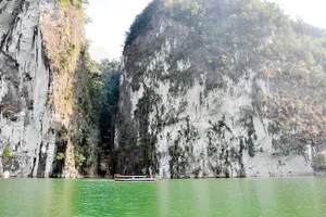 Đến cùng trời Tây Bắc