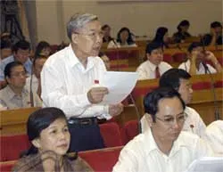 Cử tri và ĐBQH cùng bức xúc về tham nhũng, thất thoát