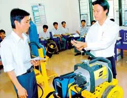 Đào tạo và phát triển nguồn nhân lực cho các KCX-KCN TPHCM , đầu ra làm khó đầu vào