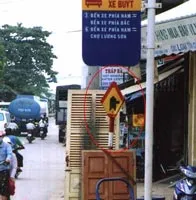 Phá biển báo giao thông, không ai xử lý