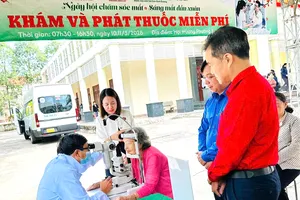 Phường Bến Cát: Khám mắt cho 200 người dân có hoàn cảnh khó khăn