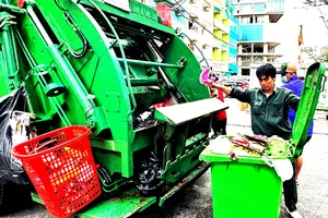 Cần thống nhất đơn giá thu gom, vận chuyển rác sinh hoạt