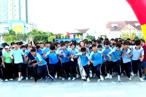 Hàng trăm VĐV tham gia hưởng ứng Ngày chạy Olympic