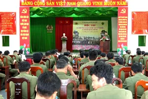 Đại diện ban chỉ huy Công an xã phát biểu khai mạc hội thi