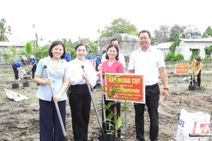 Lãnh đạo phường Thuận An (TPHCM) tham gia lễ phát động “Vườn cây măng cụt nhớ ơn Bác Hồ” tại khu phố Hưng Thọ