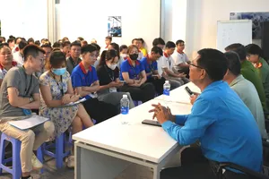 Trang bị kiến thức pháp luật cho công nhân để tự bảo vệ mình