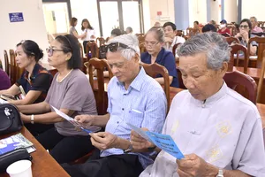 Phường Rạch Dừa và xã Ngãi Giao tư vấn sức khỏe, trao quà an sinh