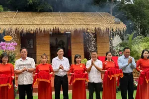Nghi thức cắt băng khánh thành “Không gian văn hóa Hồ Chí Minh” tại Tịnh xá Ngọc Lâm