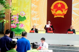 TAND khu vực 10 xét xử lưu động 2 vụ án sử dụng, mua bán ma túy