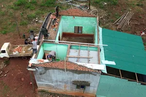 Gia Lai, Quảng Ngãi: Sửa chữa 44 căn nhà bị tốc mái vì dông lốc 