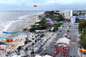 Phố đi bộ Long Hải nhìn từ trên cao.
