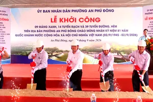 Lễ khởi công các công trình chỉnh trang đô thị trên địa bàn phường An Phú Đông. Ảnh: NGÔ BÌNH