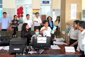 Giám sát công tác khám sức khỏe toàn dân ở 3 xã phường phía Đông thành phố