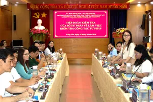 Đoàn kiểm tra của Sở Tư pháp TPHCM làm việc các các phường, xã.