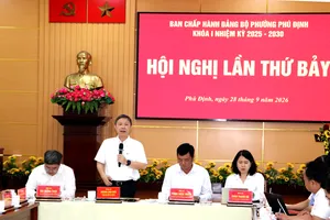 Đồng chí Dương Anh Đức - Ủy viên Ban Thường vụ, Trưởng Ban Tuyên giáo Thành ủy TPHCM phát biểu tại hội nghị