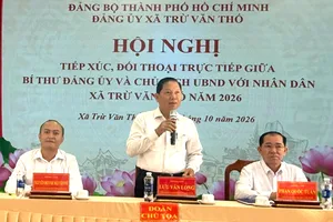 Đồng chí Lưu Văn Long, Bí thư Đảng ủy, Chủ tịch HĐND xã Trừ Văn Thố phát biểu kết luận hội nghị