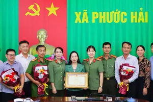 Bộ trưởng Bộ Công an tặng bằng khen cho xã Phước Hải 
