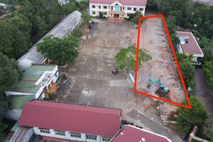 Chưa trúng thầu, doanh nghiệp đã phá dỡ 10 phòng học của trường