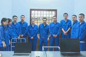 Đắk Lắk: Bắt đường dây lừa đảo cá cược game tài xỉu qua mạng